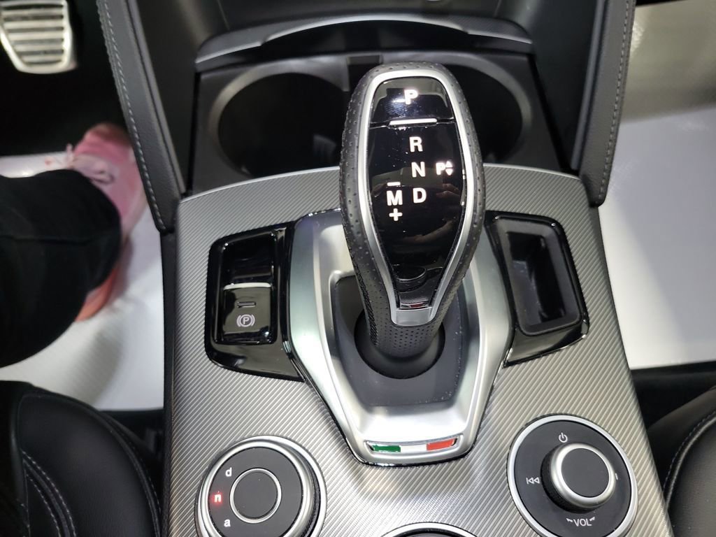 Used 2024 Alfa Romeo Stelvio Ti image 49