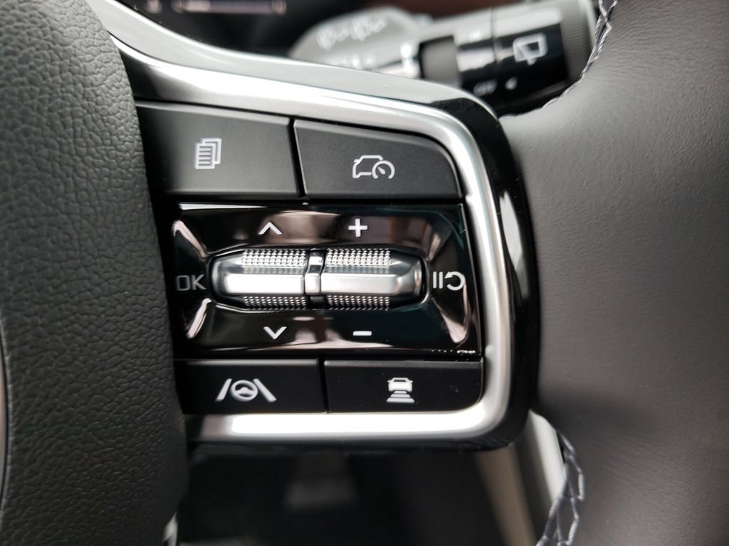 New 2026 Kia Carnival FWD image 11