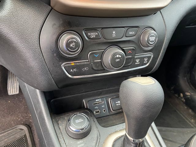 Used 2016 Jeep Cherokee Sport w/ Cold Weather Group image 8