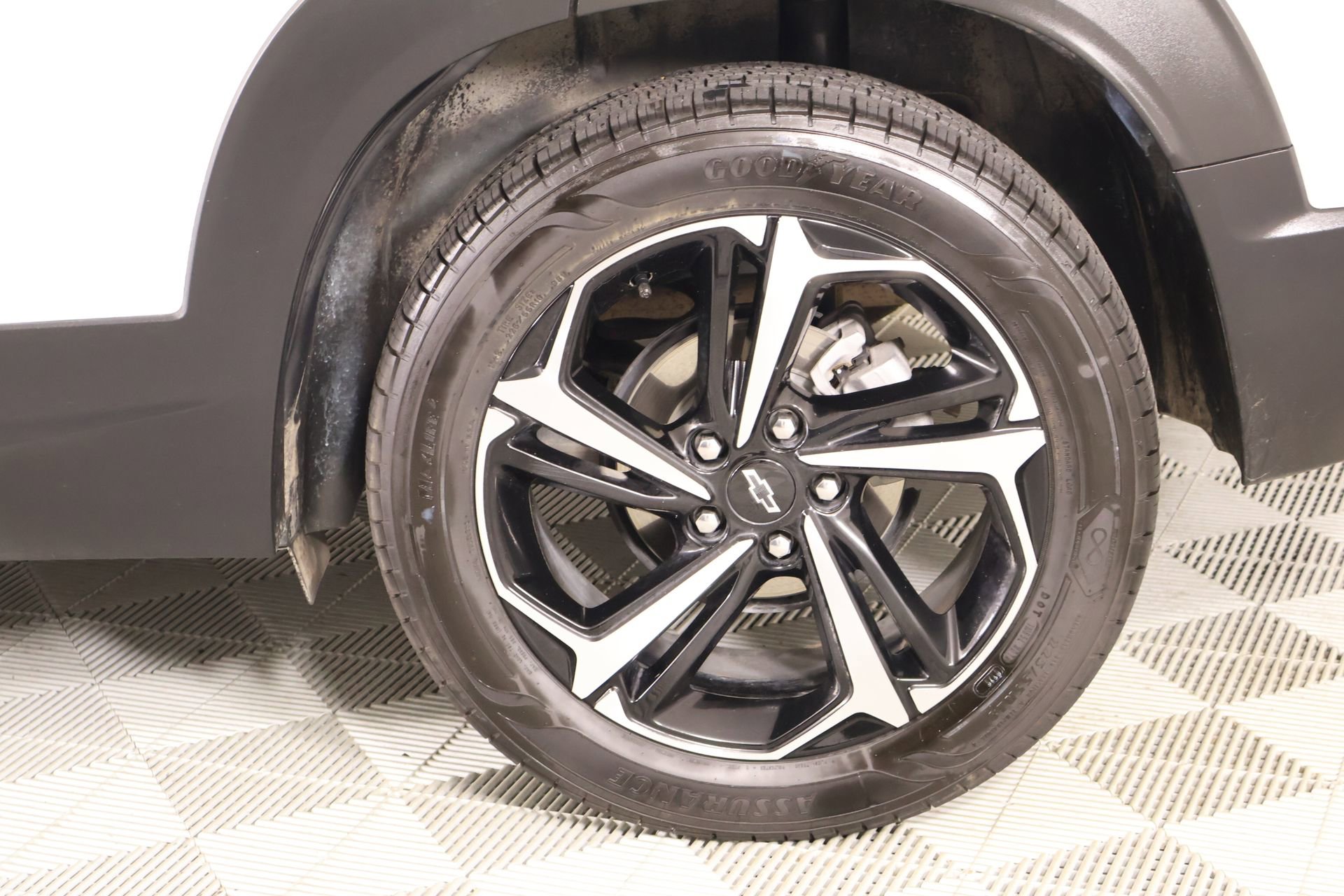 Used 2023 Chevrolet TrailBlazer RS w/ Sun and Liftgate Package FWD image 19
