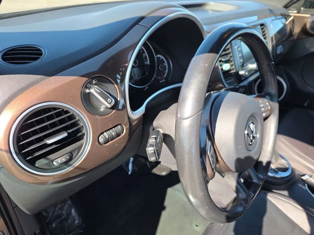 Used 2013 Volkswagen Beetle 2.5 image 26