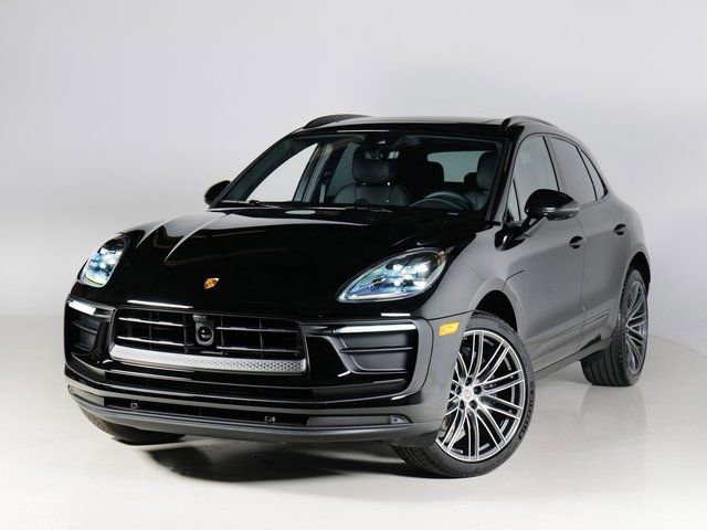 Certified 2026 Porsche Macan AWD/4WD image 1