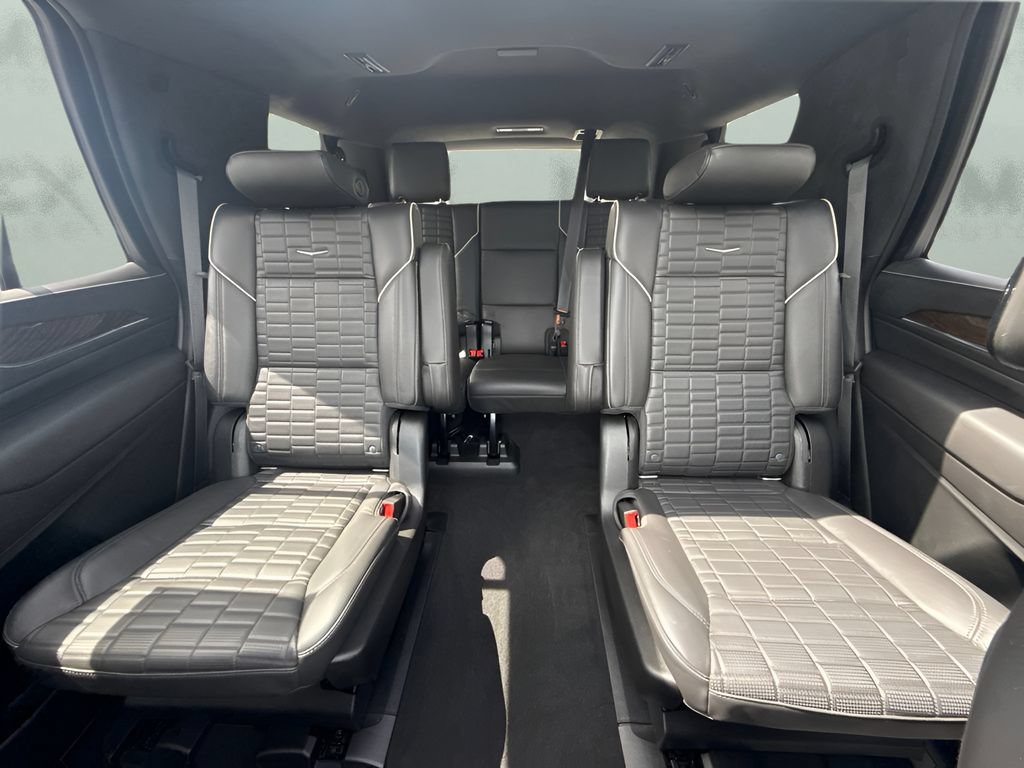 Used 2021 Cadillac Escalade Premium Luxury Platinum w/ LPO, Radiant Package AWD/4WD image 7