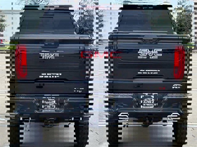Used 2023 GMC Sierra 1500 AT4 w/ AT4 Premium Package image 5