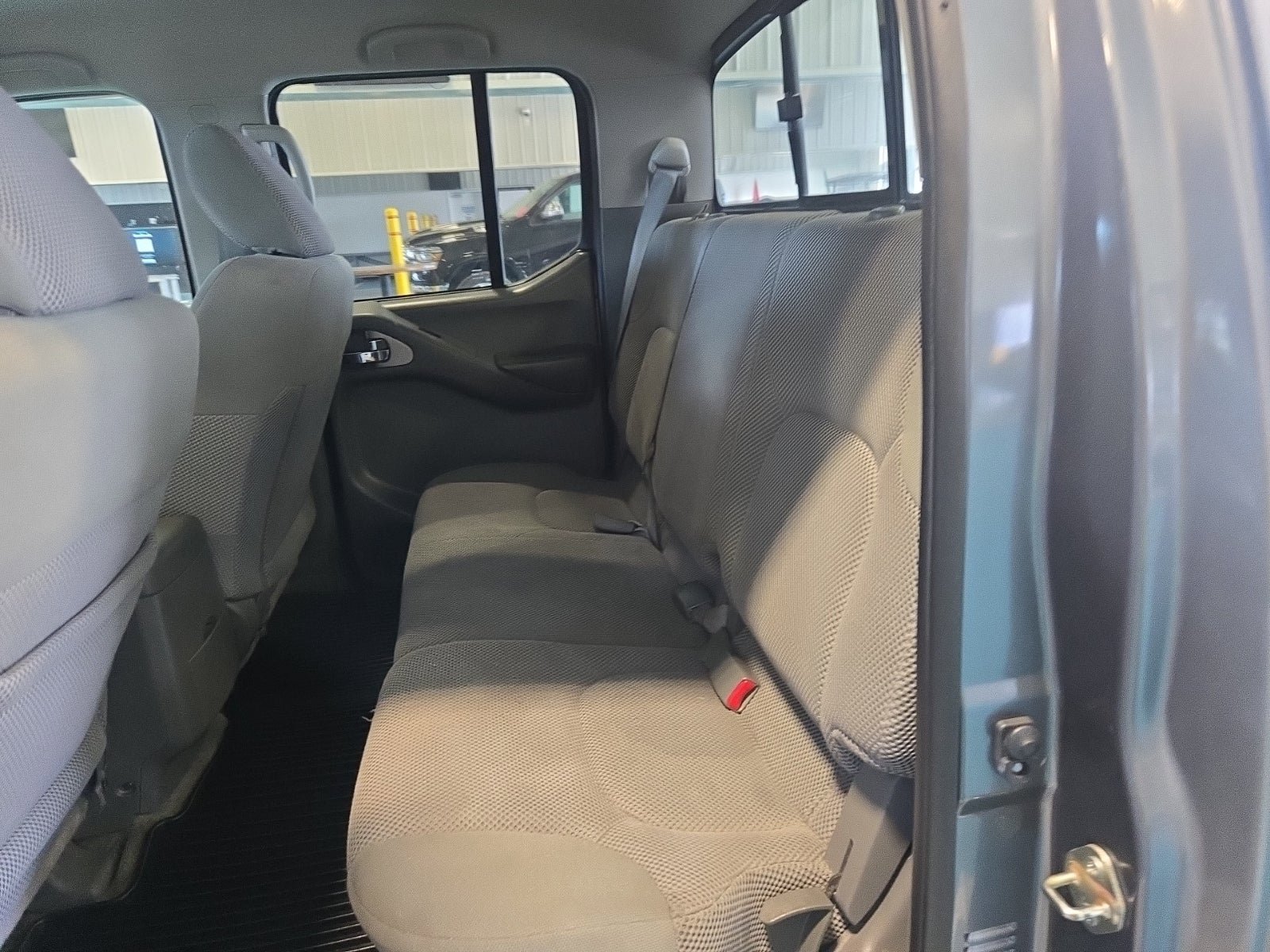 Used 2017 Nissan Frontier SV AWD/4WD image 14
