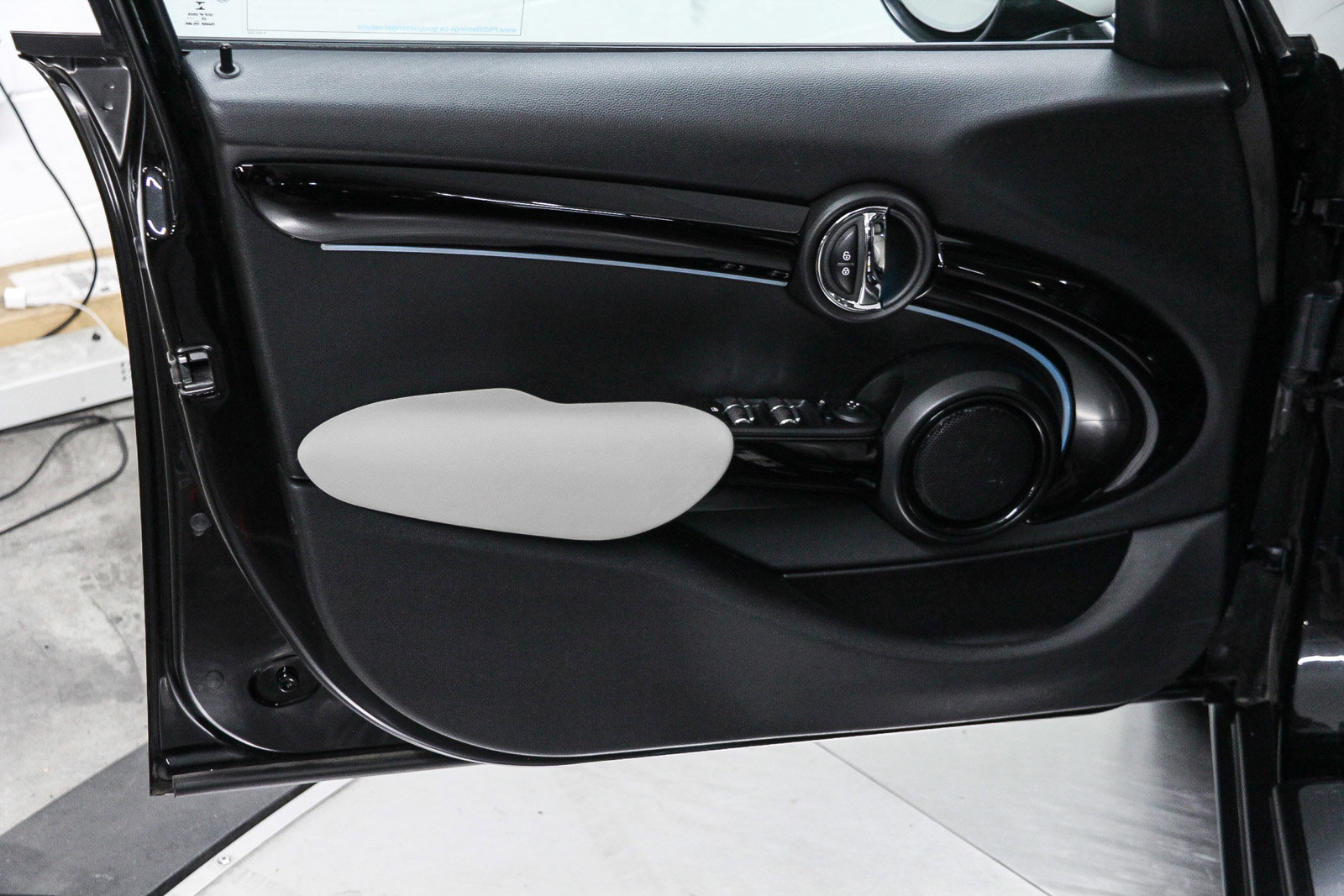 Certified 2023 MINI Cooper 4-Door Hardtop w/ Signature Upholstery Package FWD image 22