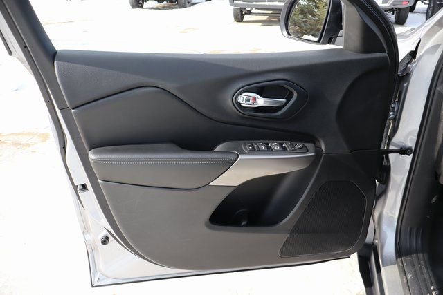 Used 2021 Jeep Cherokee Latitude Lux FWD image 8