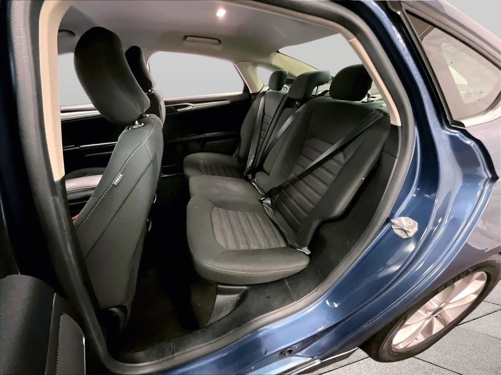 Used 2019 Ford Fusion SE image 26