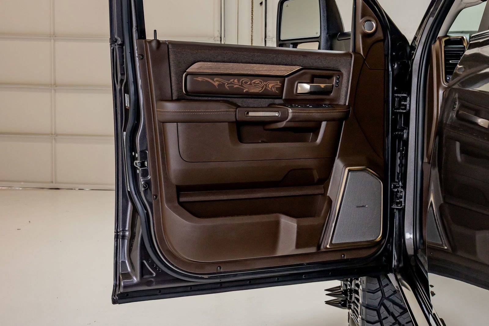 Used 2026 RAM 3500 Longhorn image 37