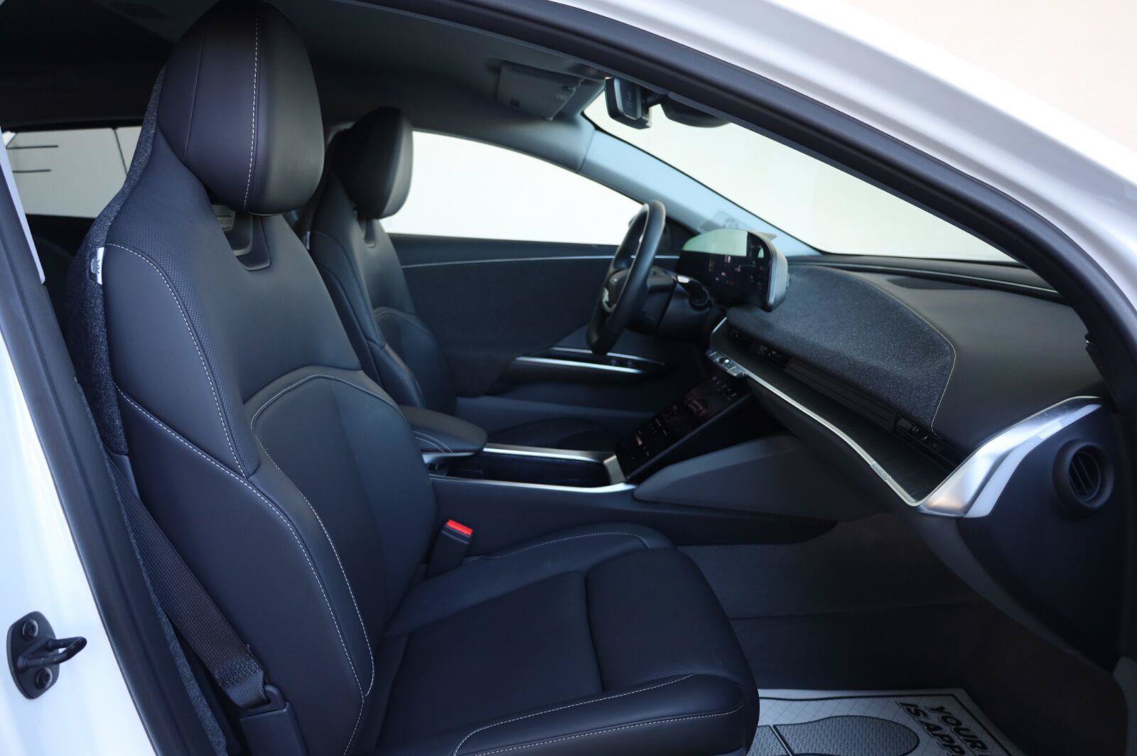 Used 2025 Lucid Air Touring AWD/4WD image 23