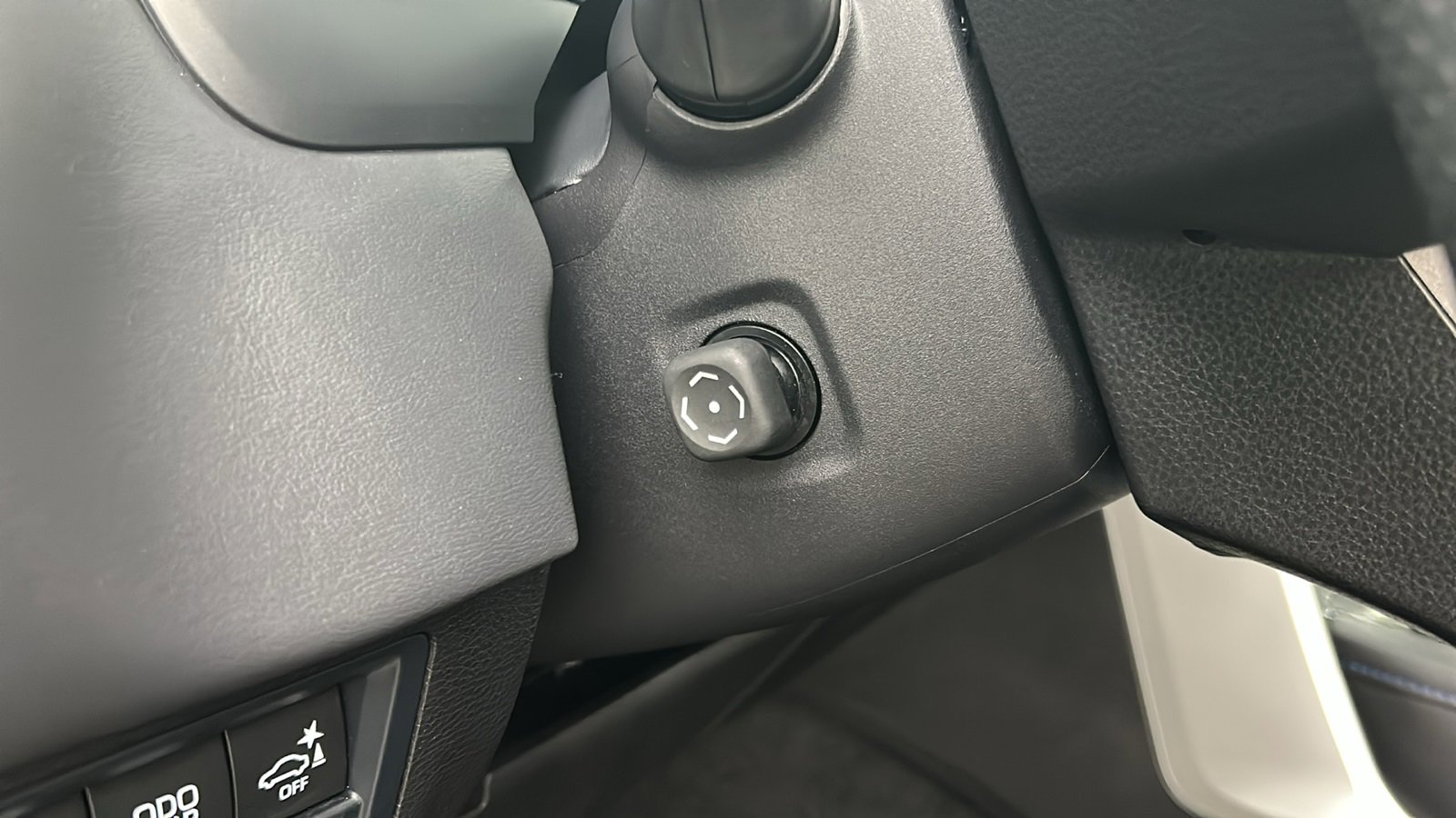 Used 2025 Toyota Sequoia Limited image 30