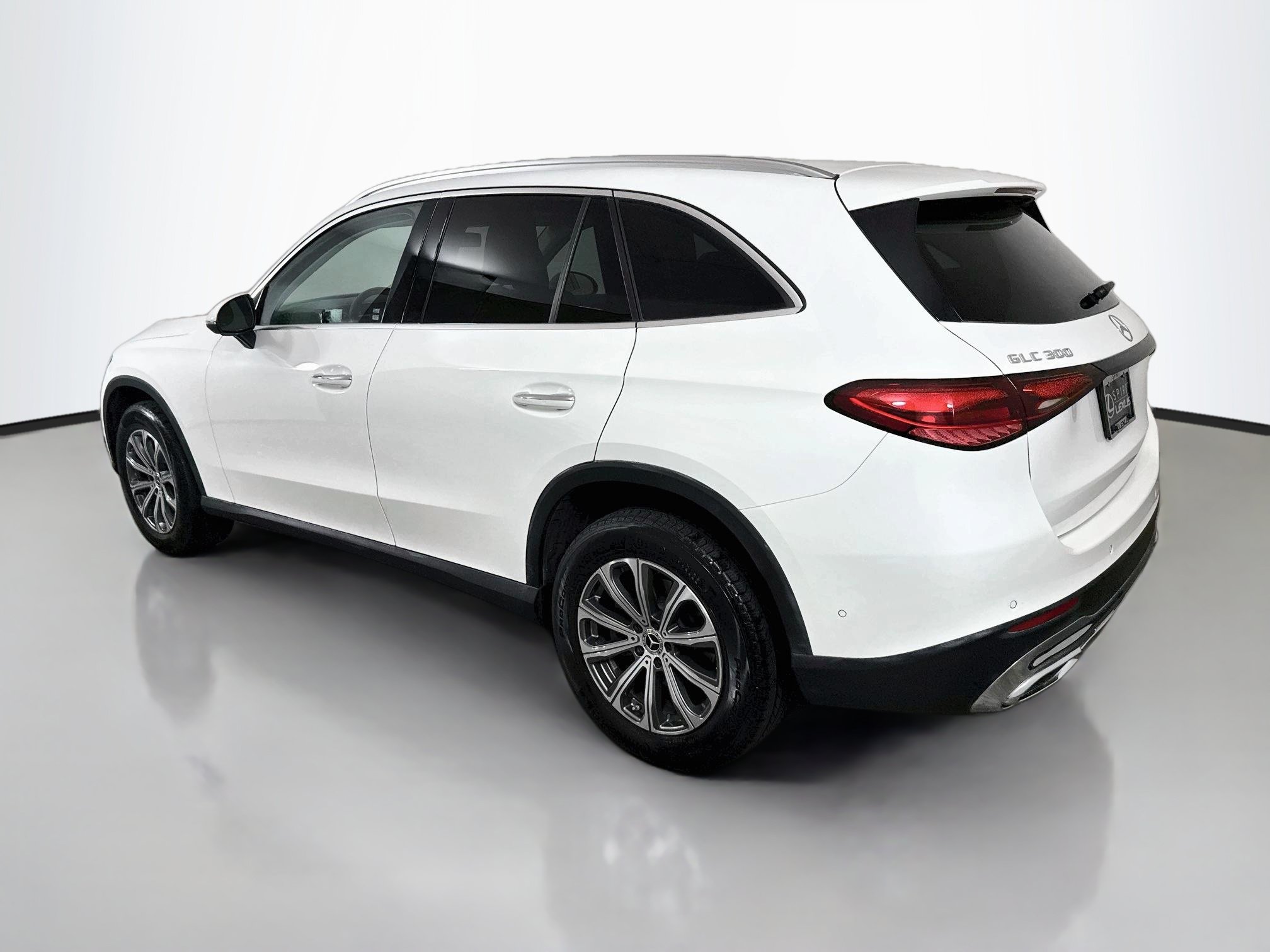 Used 2024 Mercedes-Benz GLC 300 4MATIC image 5