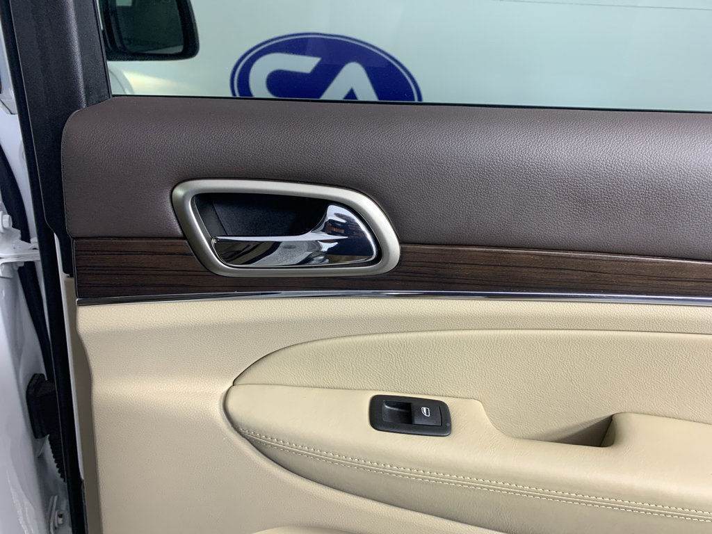 Used 2014 Jeep Grand Cherokee Overland image 38