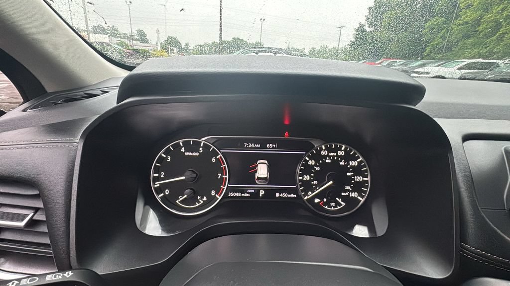 Used 2025 Nissan Rogue SV AWD/4WD image 16