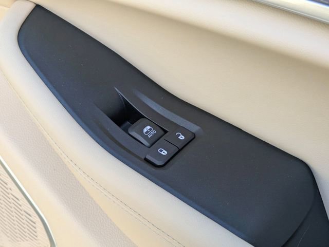New 2026 Jeep Grand Cherokee Limited w/ Luxury Tech Group II RWD image 34