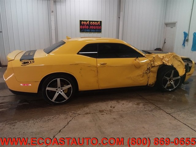 Used 2018 Dodge Challenger R/T w/ Driver Convenience Group RWD image 2