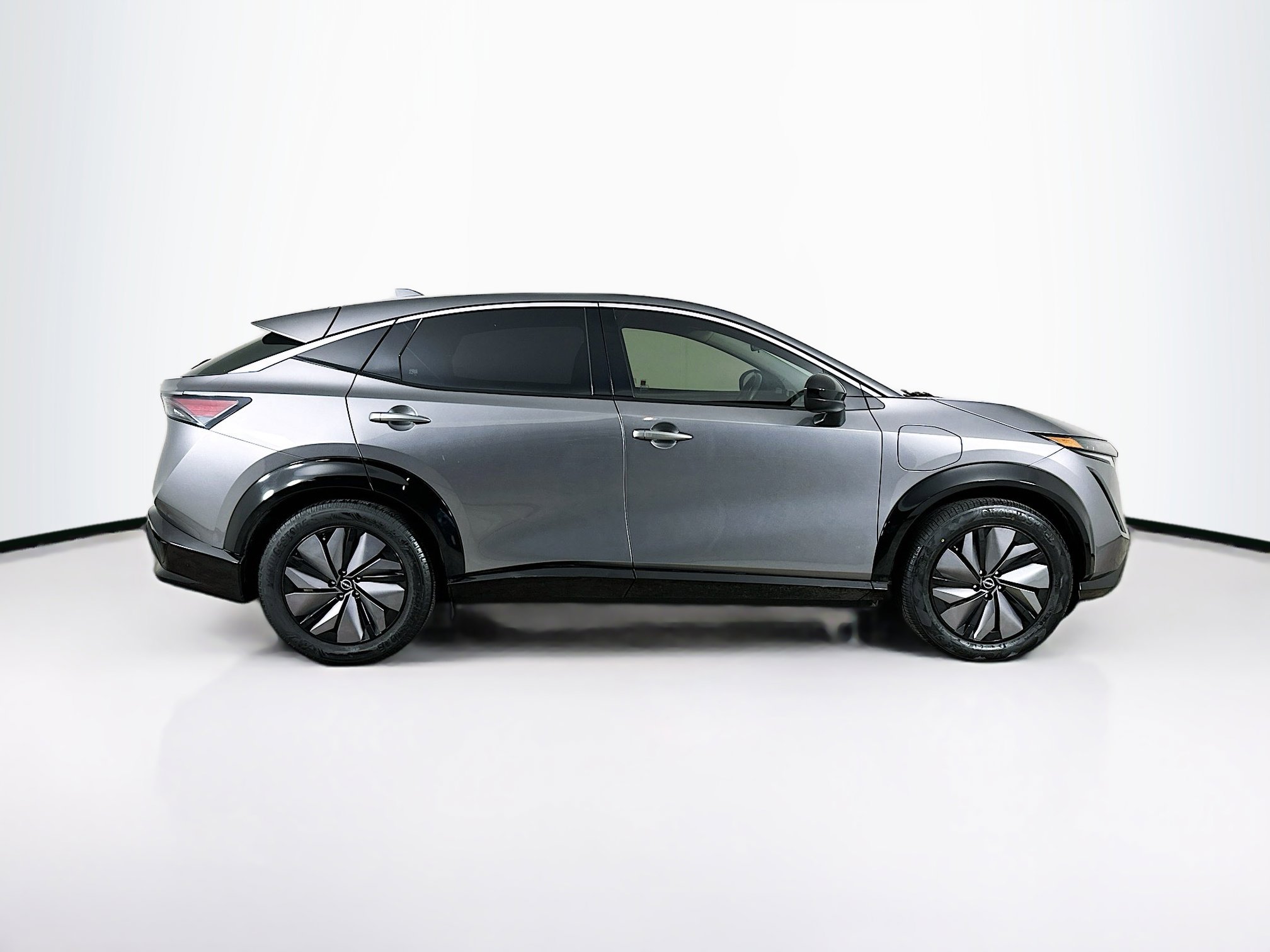 Used 2023 Nissan Ariya FWD image 10