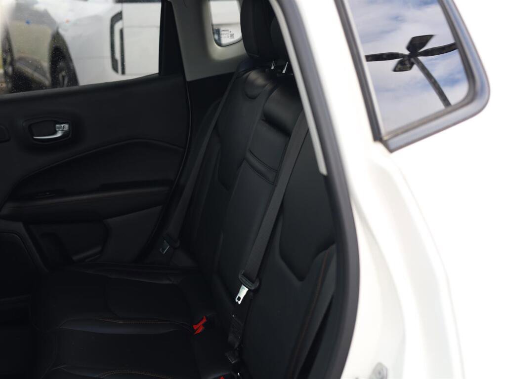 Used 2018 Jeep Compass Limited w/ Navigation Group image 19