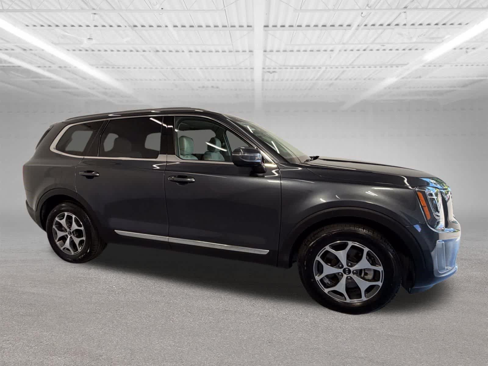 Used 2020 Kia Telluride EX AWD/4WD image 5