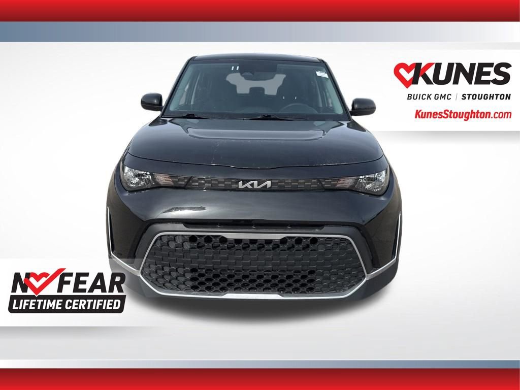 Used 2025 Kia Soul LX FWD image 5