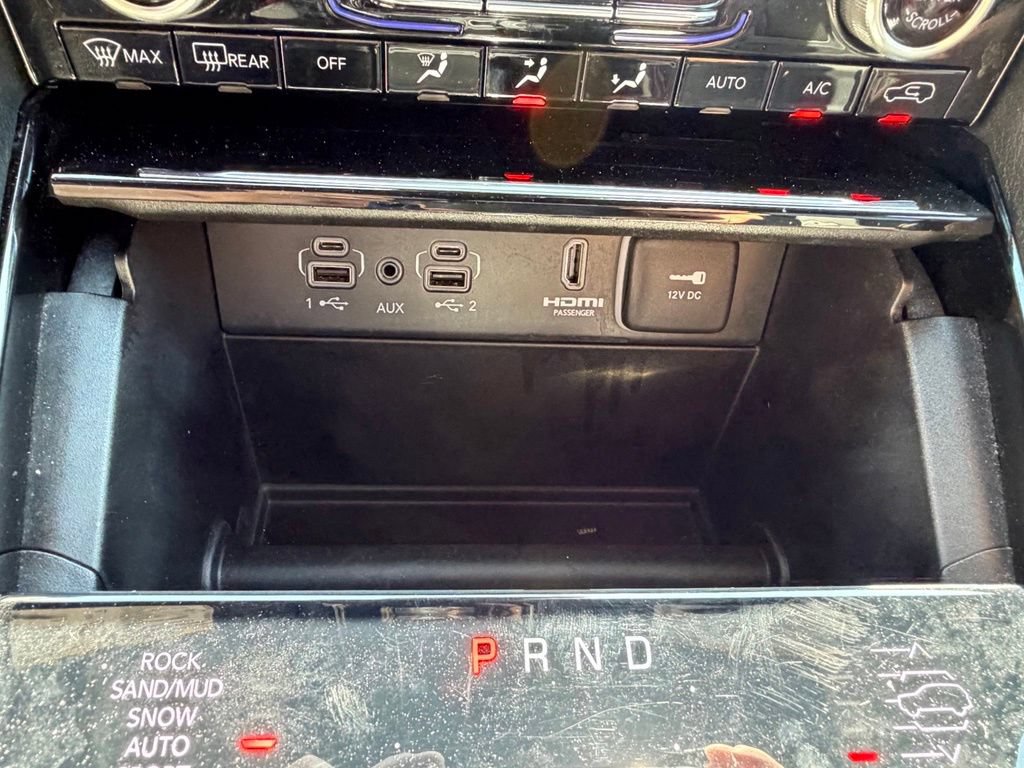 Used 2023 Jeep Grand Cherokee Summit w/ Advanced Protech Group IV AWD/4WD image 27