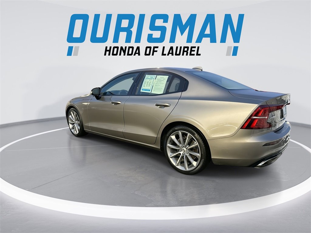 Used 2021 Volvo S60 T5 Momentum w/ Premium Package image 6