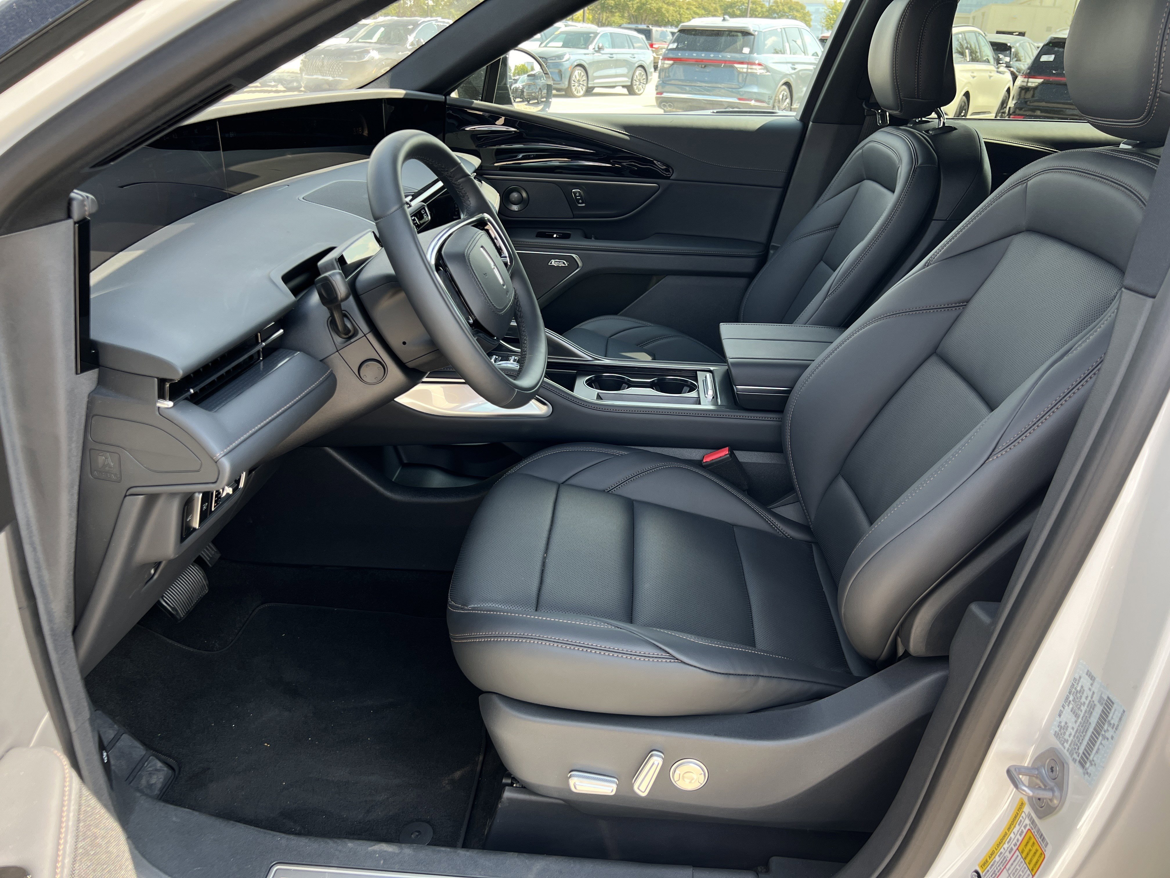 New 2025 Lincoln Nautilus Premier w/ Equipment Group 102A image 24