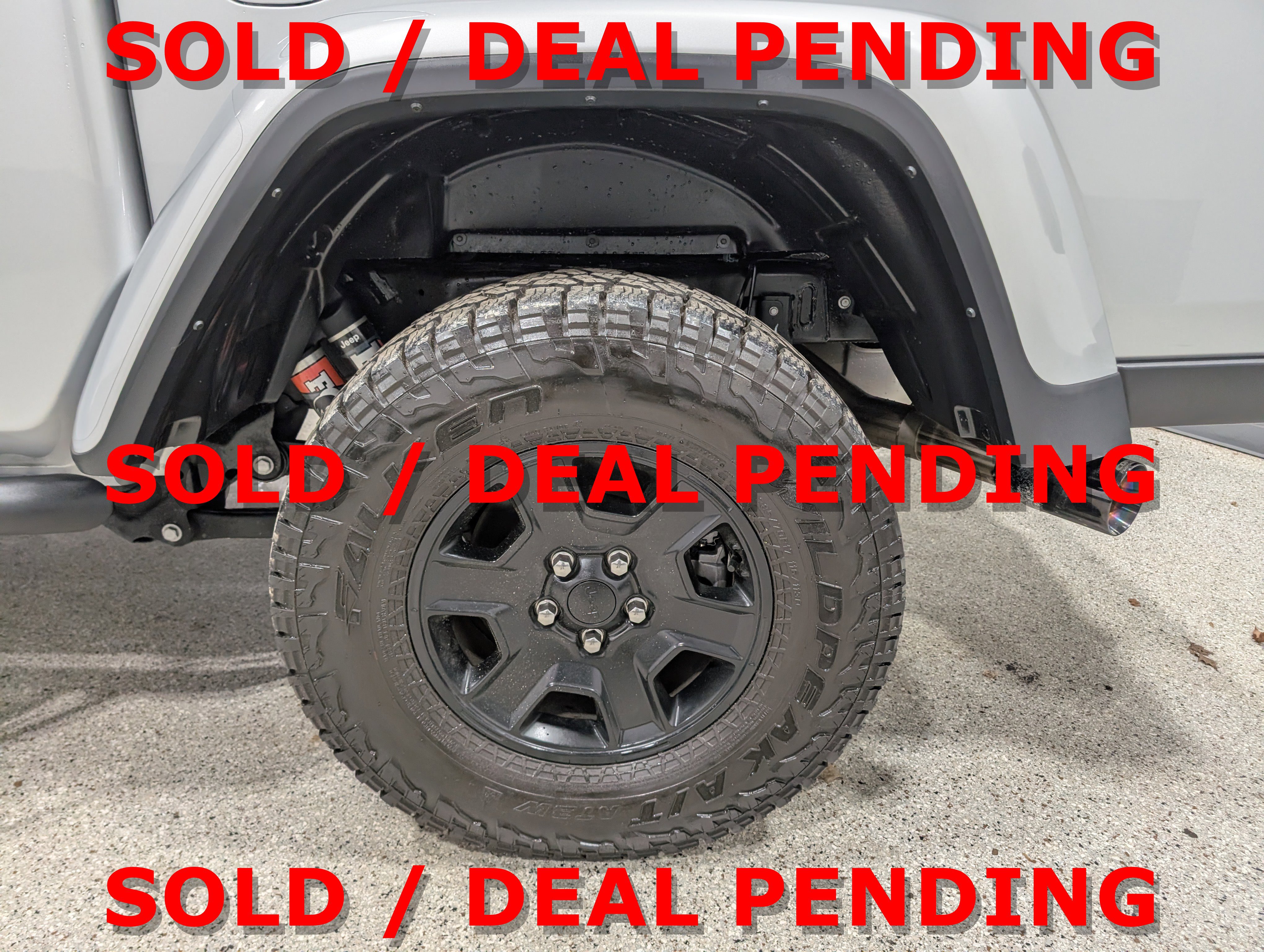 Used 2022 Jeep Gladiator Mojave w/ LED Lighting Group AWD/4WD image 12
