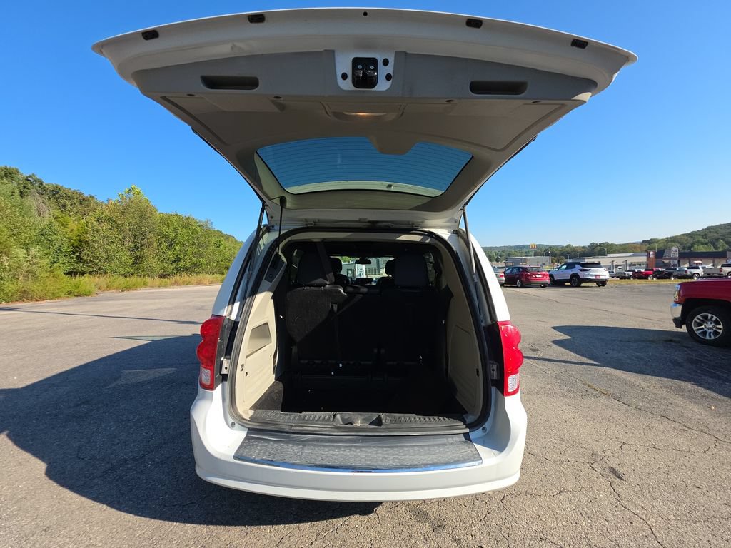 Used 2019 Dodge Grand Caravan SXT FWD image 8
