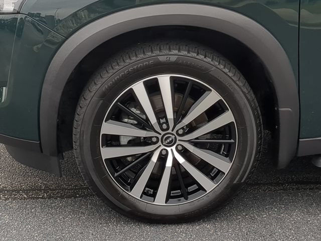 Used 2024 Nissan Pathfinder Platinum w/ Black Appearance Package AWD/4WD image 10