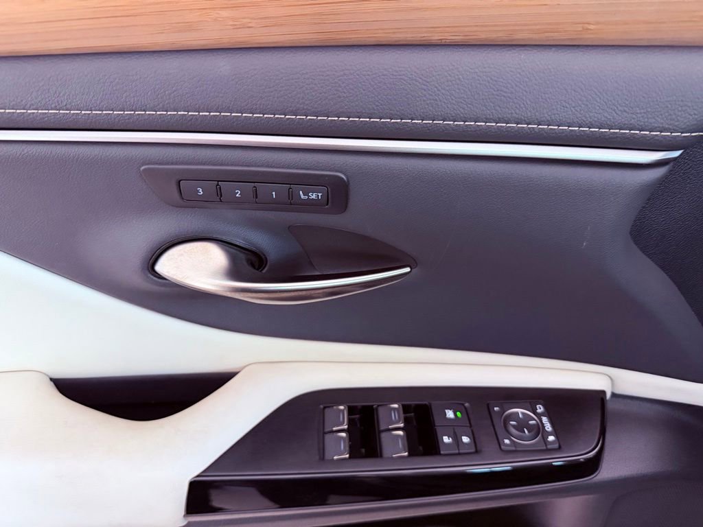 Certified 2025 Lexus ES 350 350 PREMIUM/PARK AST/CARPLAY/U image 19