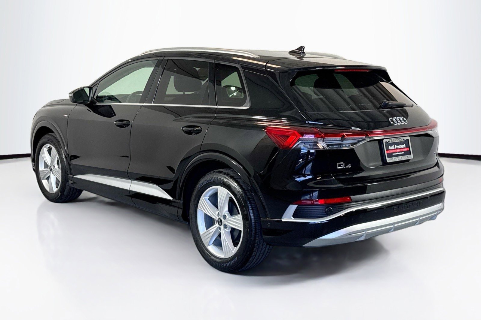 Used 2024 Audi Q4 e-tron Premium Plus image 7