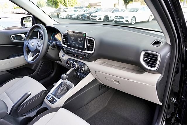 New 2026 Hyundai Venue SEL FWD image 11