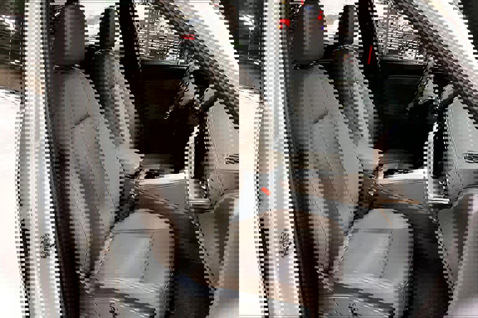 Used 2025 Audi Q5 Premium w/ Convenience Package image 9