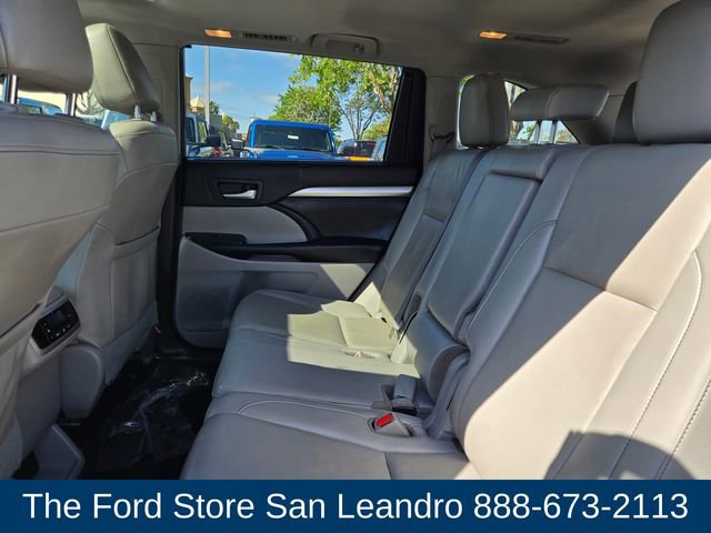 Used 2019 Toyota Highlander XLE image 12