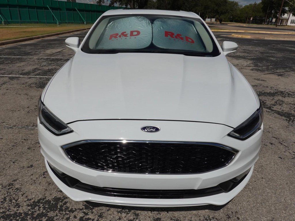 Used 2018 Ford Fusion Titanium image 2