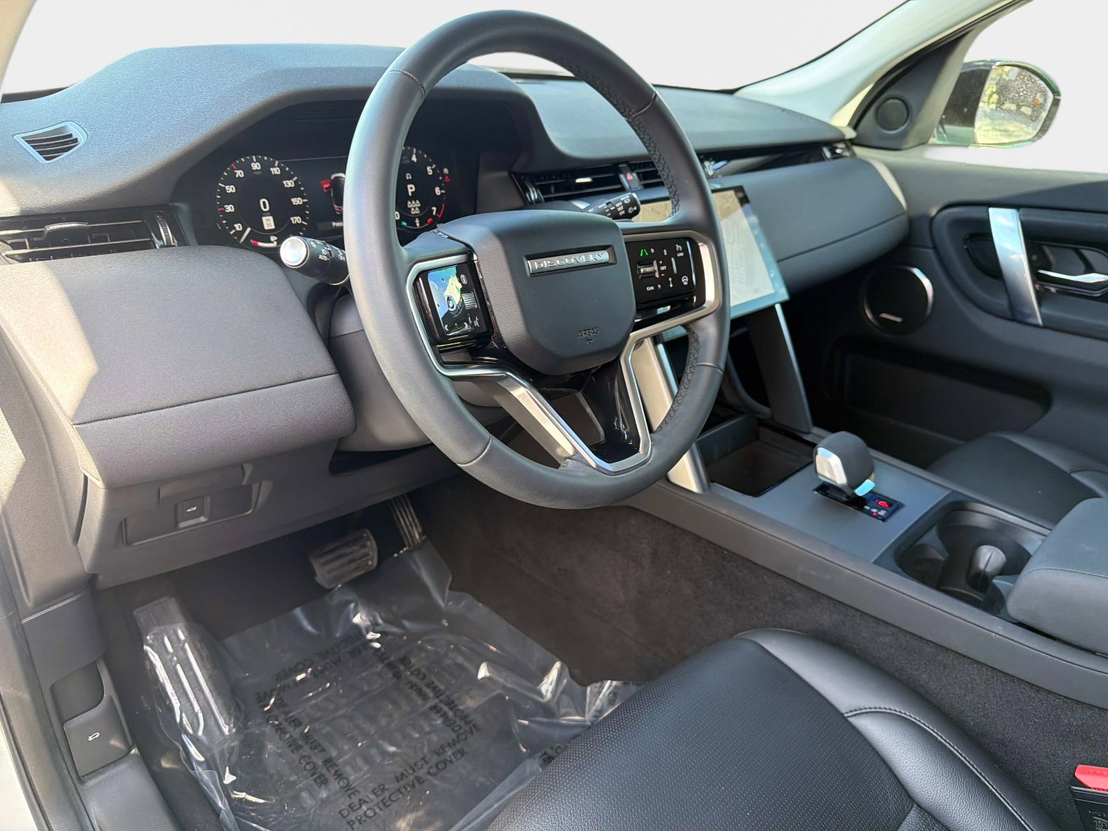 Used 2025 Land Rover Discovery Sport S image 40