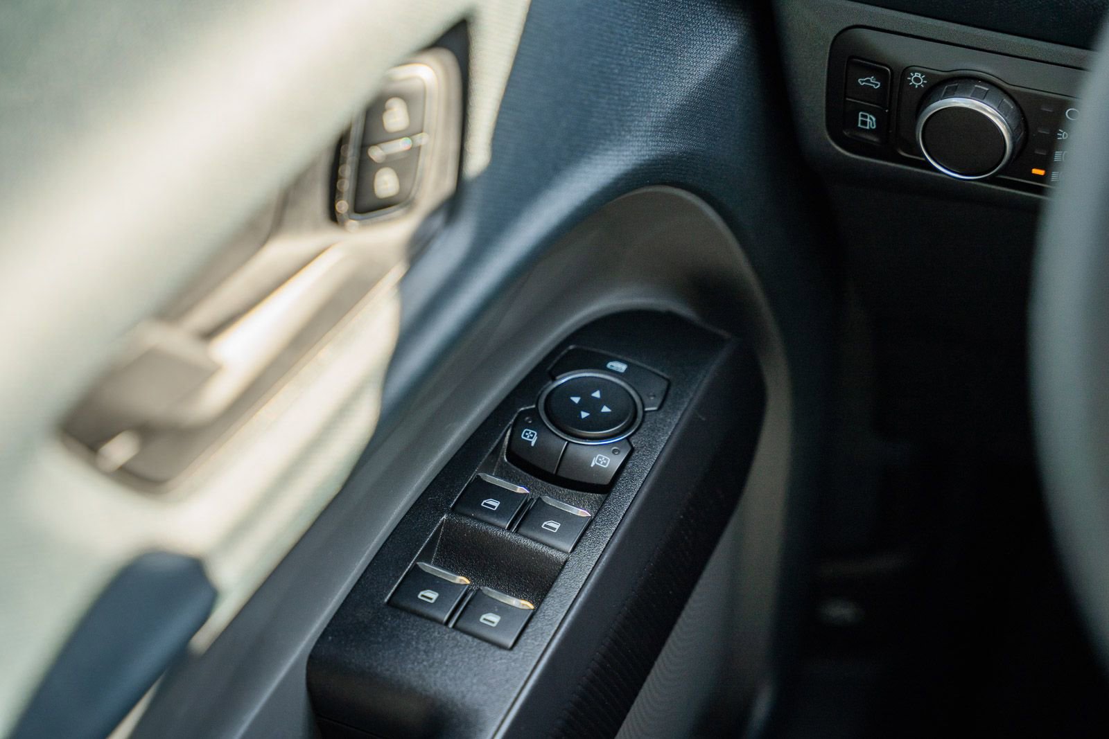 Certified 2024 Ford Maverick XLT w/ XLT Luxury Package FWD image 27