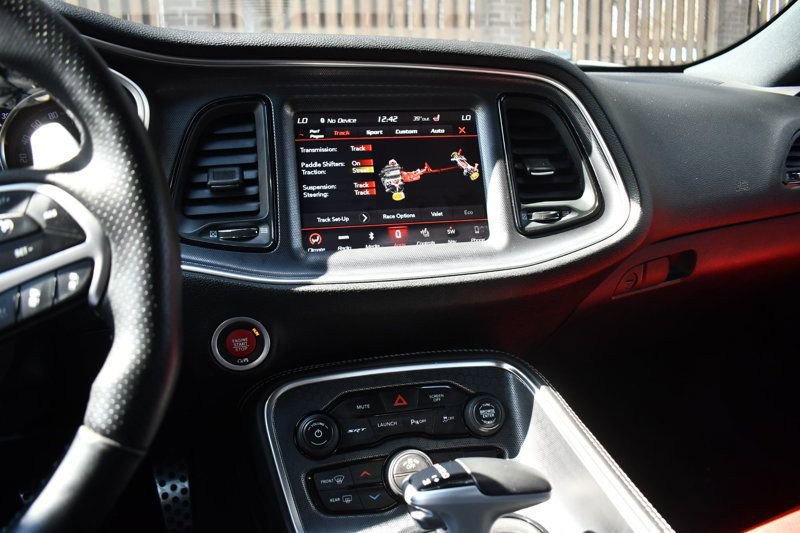 Used 2018 Dodge Challenger SRT w/ Technology Group image 27
