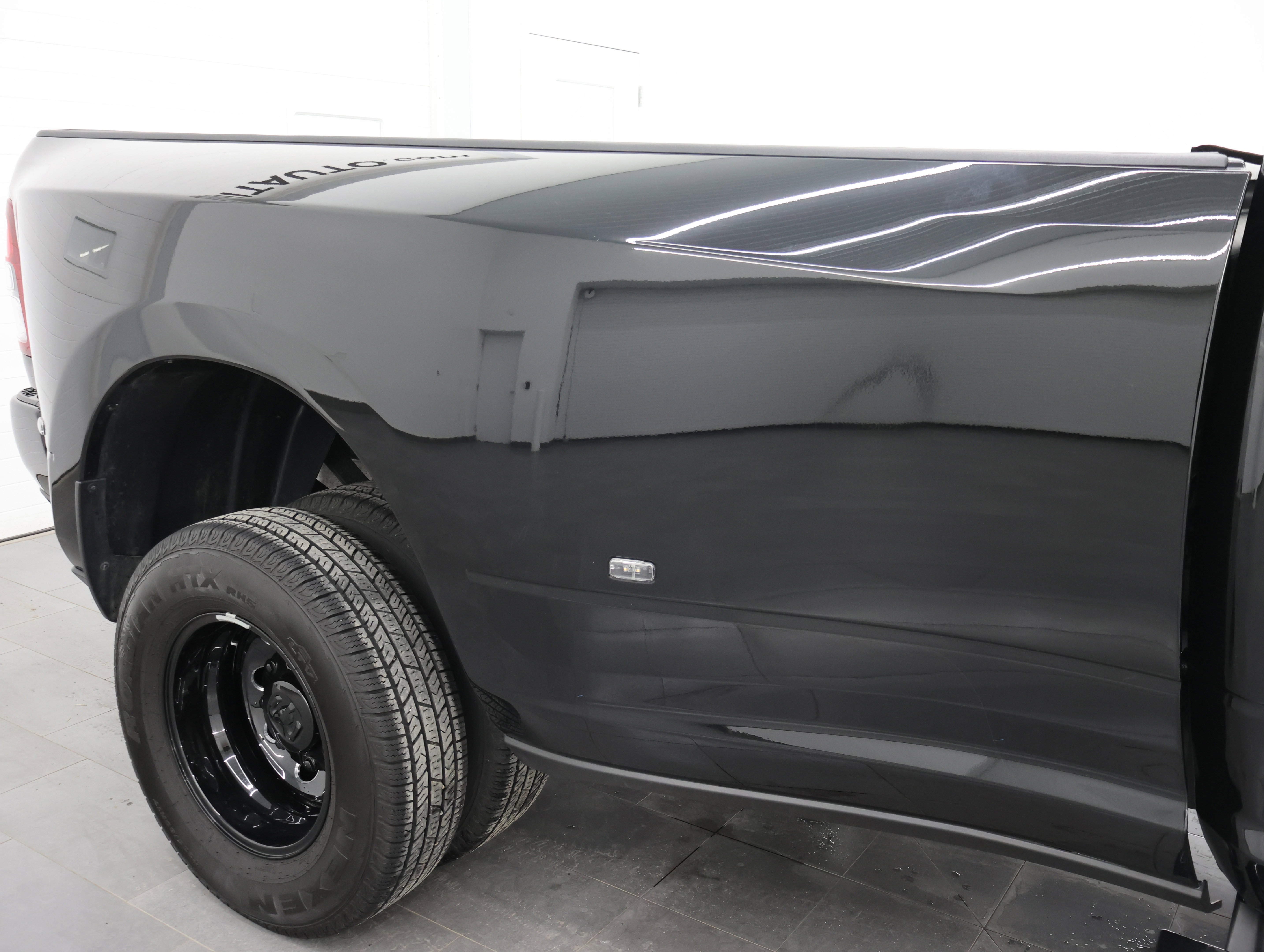 Used 2024 RAM 3500 Big Horn w/ Night Edition AWD/4WD image 25