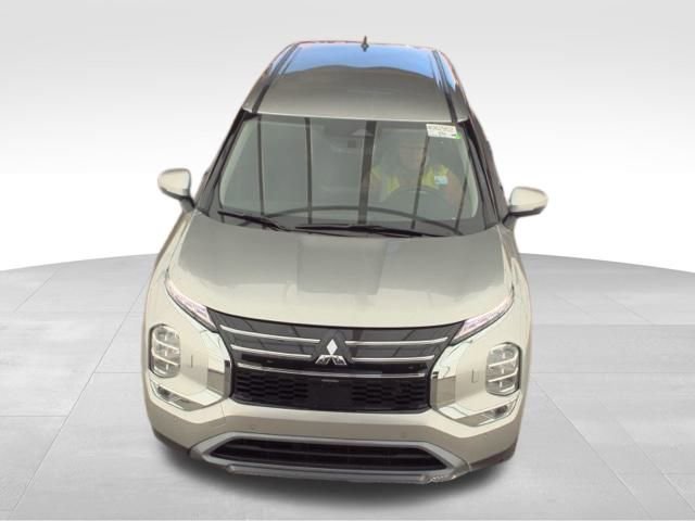 Used 2025 Mitsubishi Outlander AWD image 3
