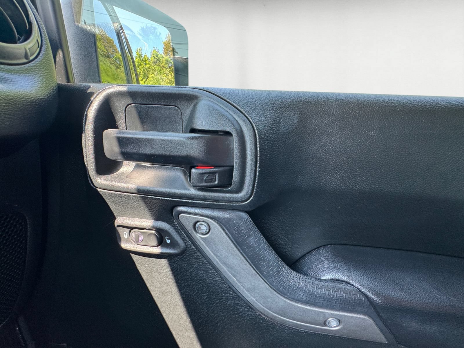 Used 2018 Jeep Wrangler Unlimited Sport S AWD/4WD image 12