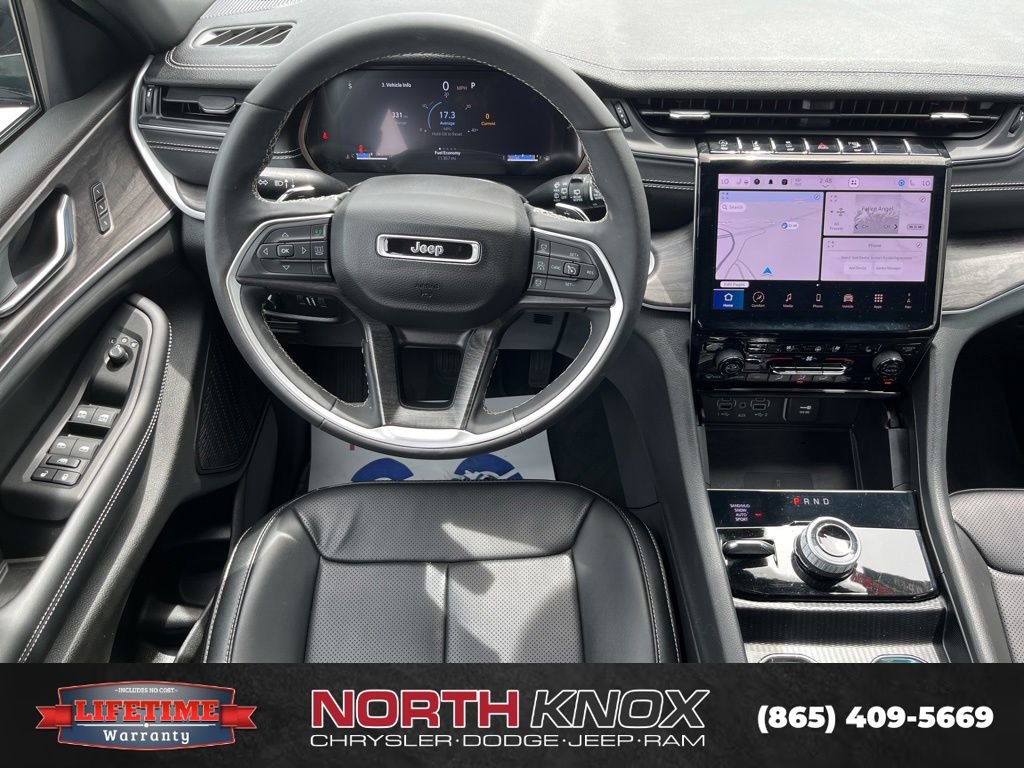 Used 2024 Jeep Grand Cherokee Limited w/ Luxury Tech Group II AWD/4WD image 13