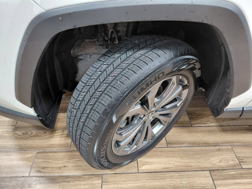 Used 2022 Toyota RAV4 Limited AWD/4WD image 32