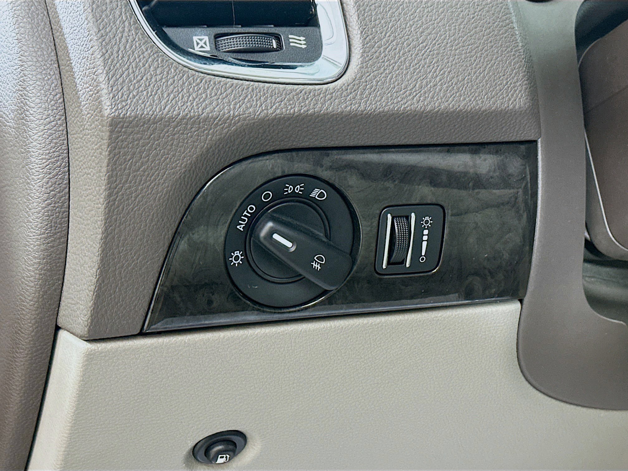 Used 2011 Dodge Durango Crew AWD/4WD image 10