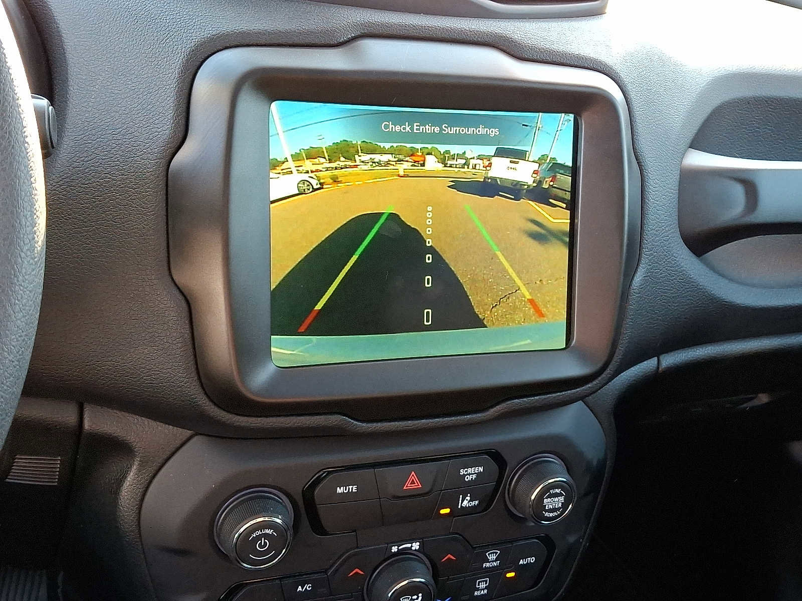 Certified 2023 Jeep Renegade Latitude w/ Sun & Fun Group image 19