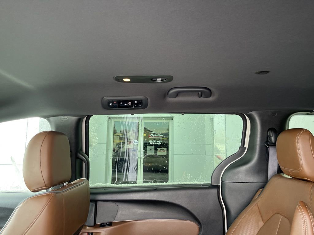 Used 2021 Chrysler Pacifica Limited w/ Premium & Safety Sphere Group image 11