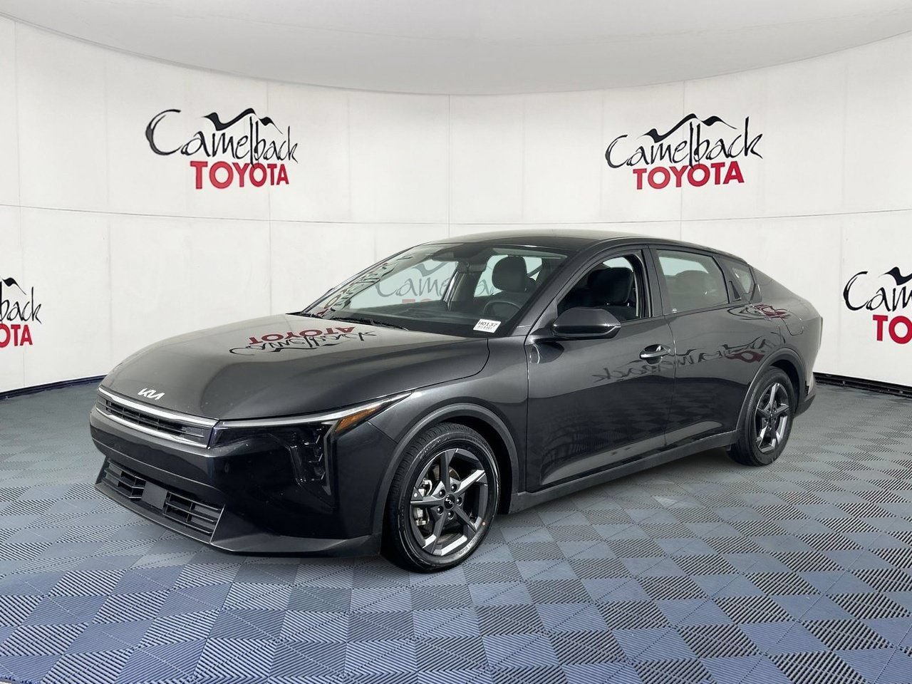 Used 2025 Kia K4 FWD image 2
