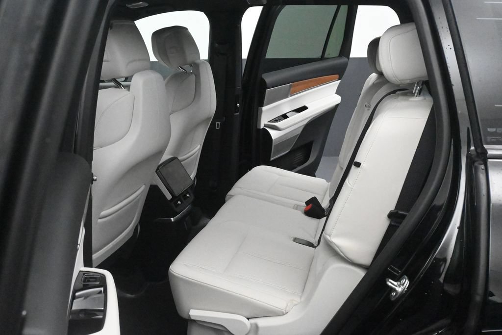 Used 2026 Cadillac Vistiq Luxury AWD/4WD image 13