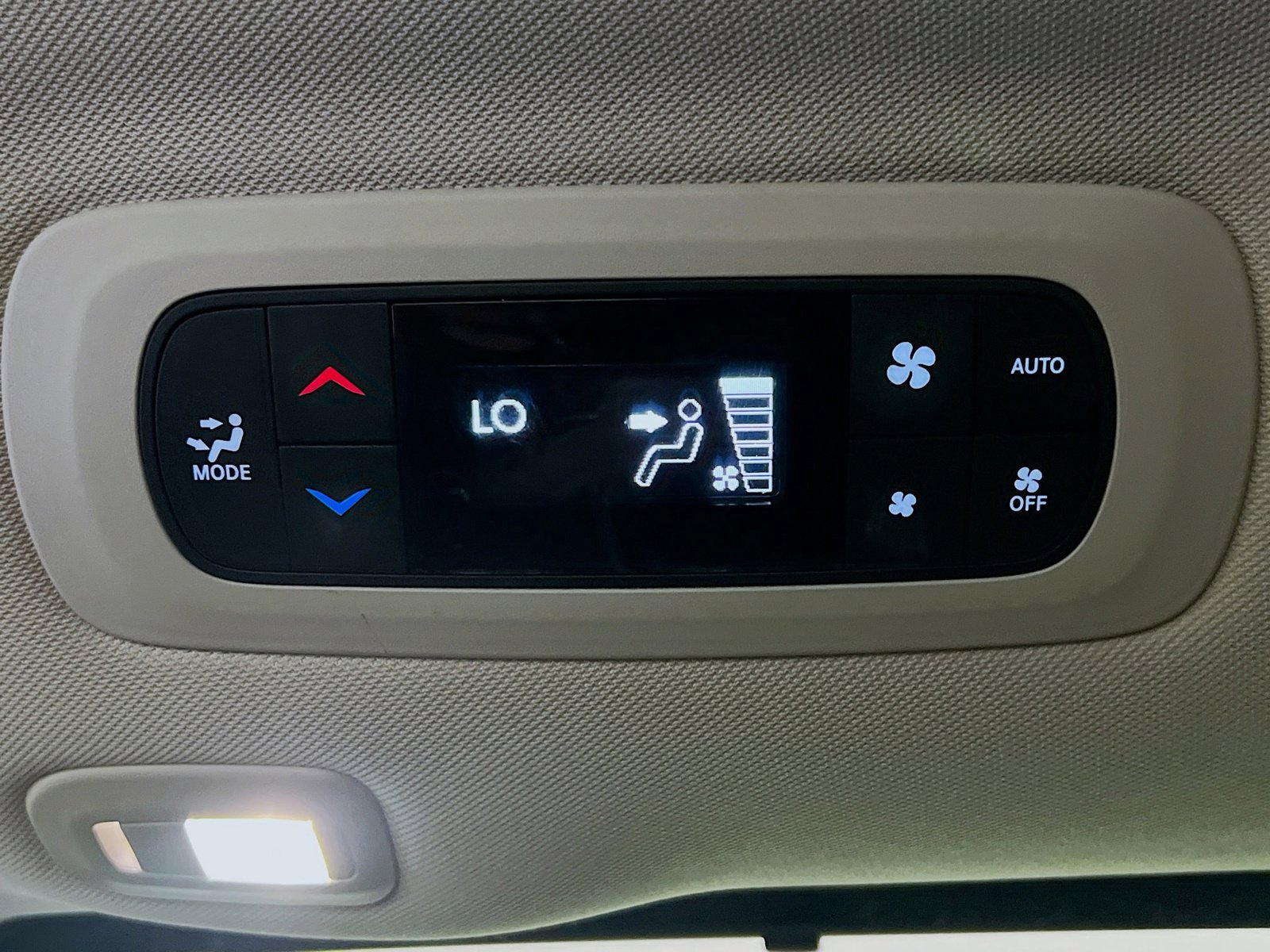 Used 2022 Chrysler Pacifica Limited FWD image 20